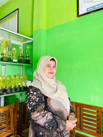 RIA ARISTANTYA, S.PD